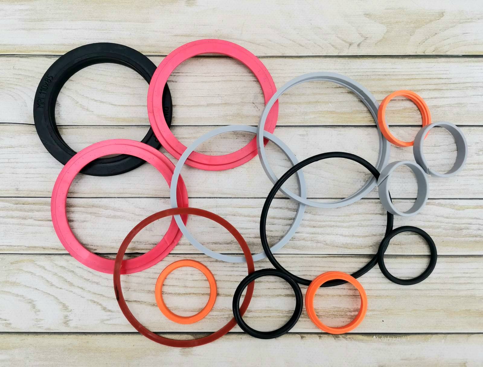 Ремкомплект гідроциліндру задньої навіски МС110.40.200-3.4.1 (поліуретан) (код 19118)