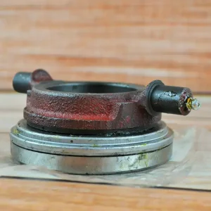 Отводка сцепления  в сборе с выжимным подшипником МТЗ 50-1601180 (оригинал) (пр-во Беларусь) #1