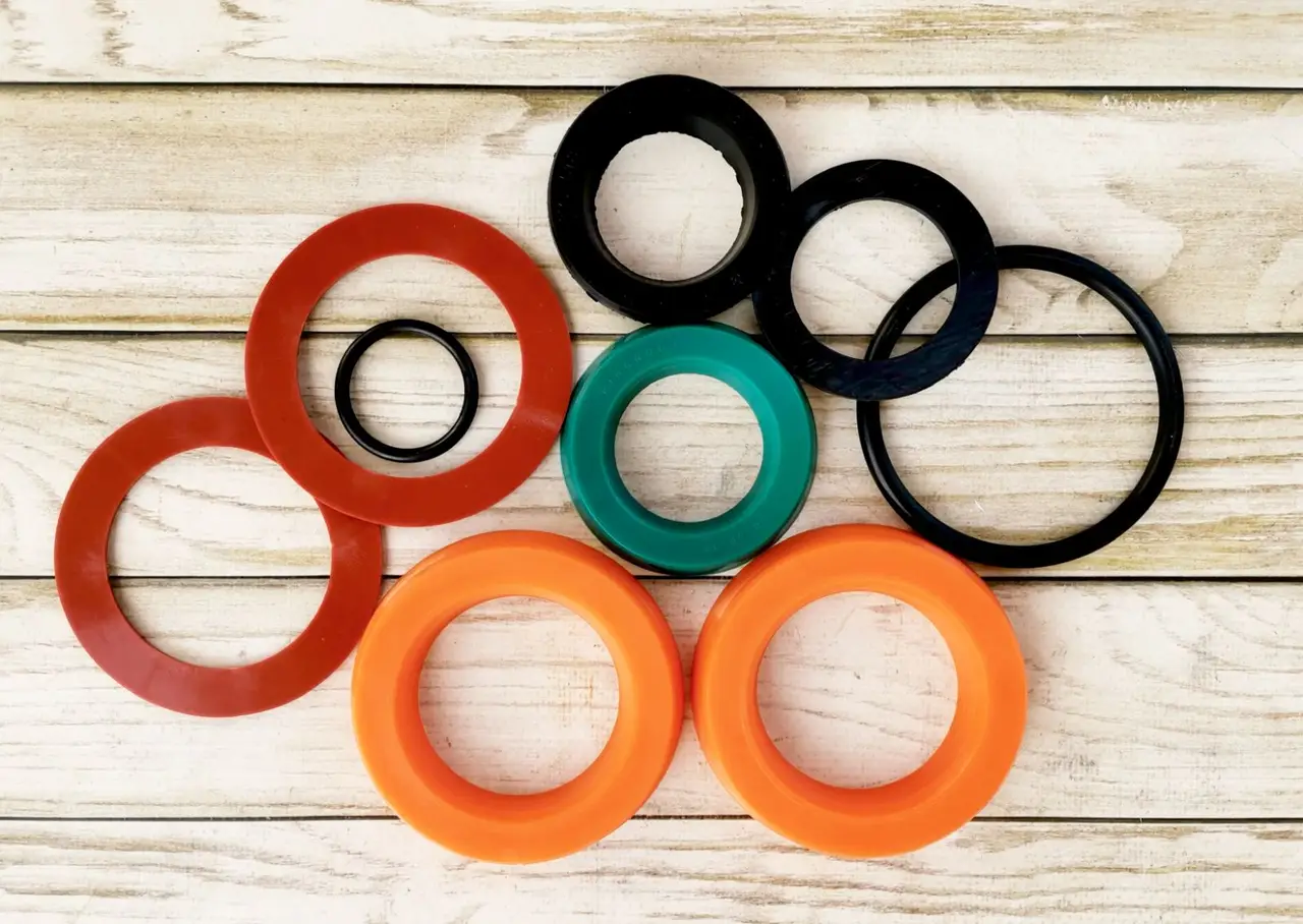 Ремкомплект гідроциліндра підйому рами КУН-0.8 (поліуретан)